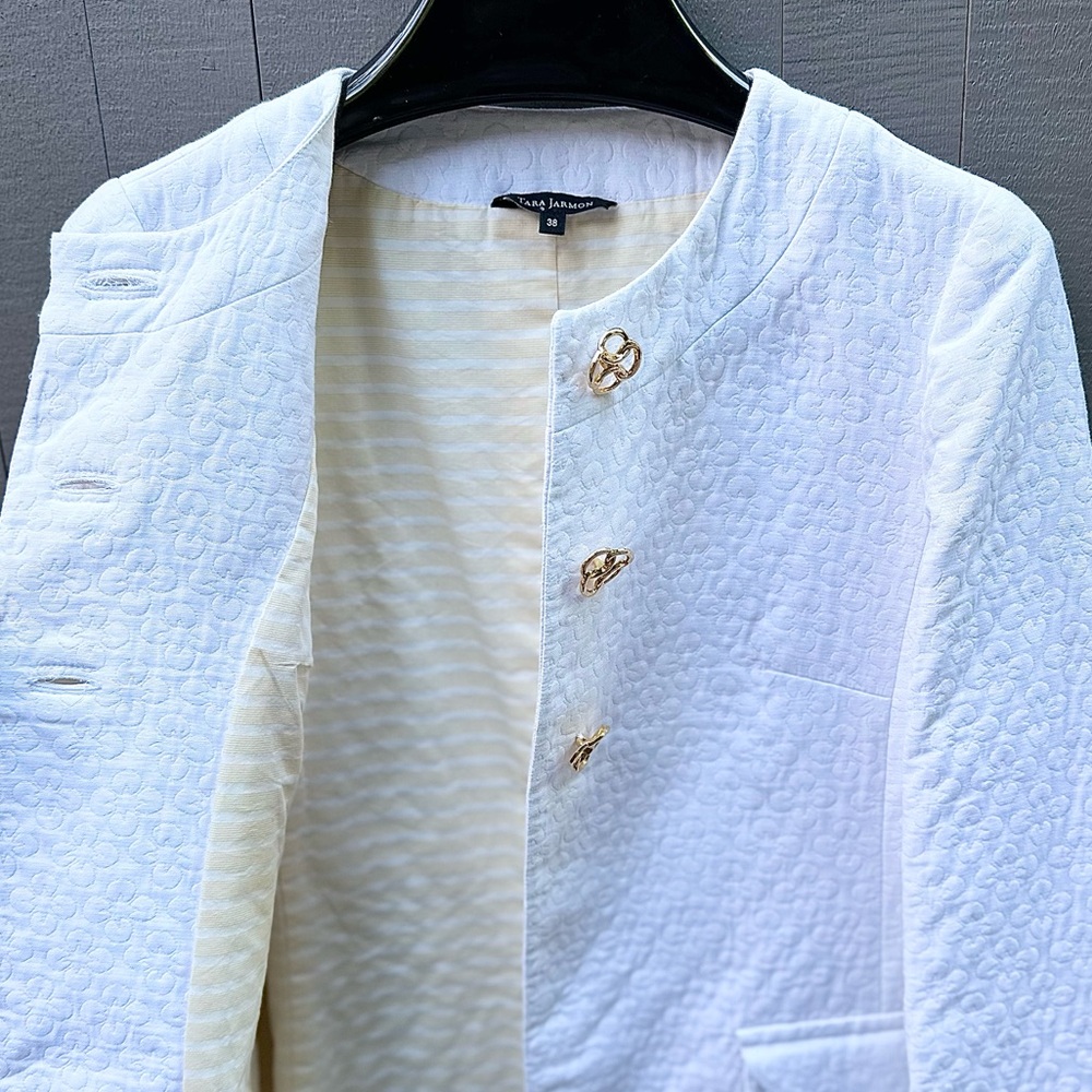 Tara Jarmon Paris white french silk tonal brocade coat. Size 38 -or- 4 *stunner*